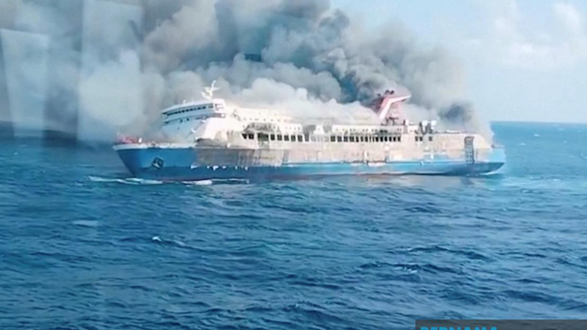 Five Dead, 41 Missing After Indonesian Ferry Fire Off Madura