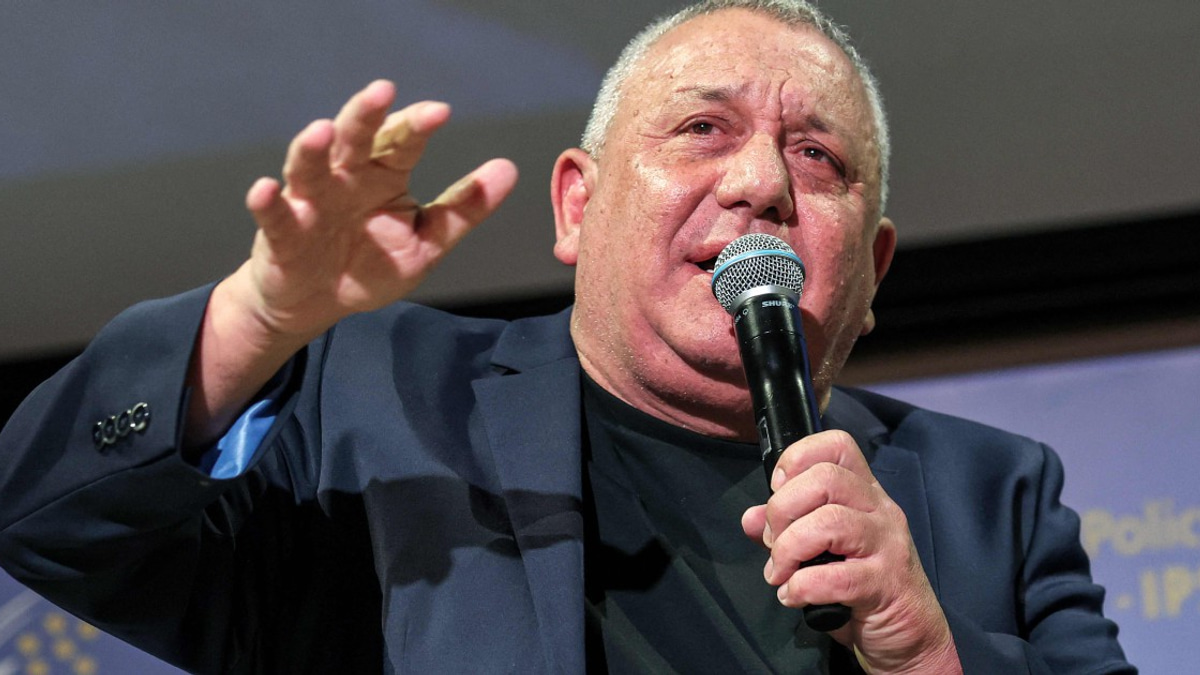 Israel's Ex-Military Chief Poses Serious Challenge to Netanyahu Ahead of October Elections
