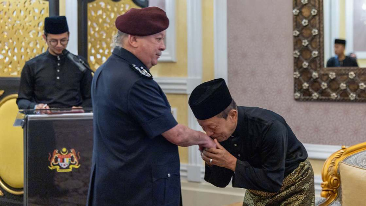 King Receives MACC Chief to Discuss Anti-Corruption Efforts
