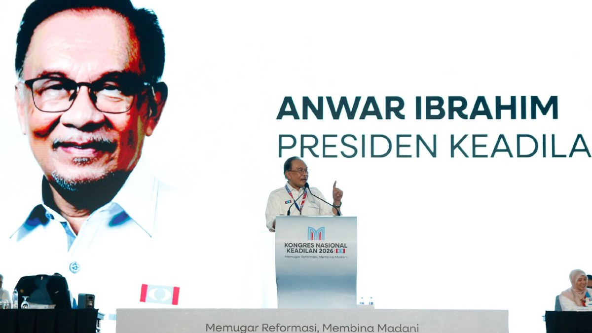 PKR Walks Tightrope Between Barisan Nasional and Pakatan Harapan, Says Anwar