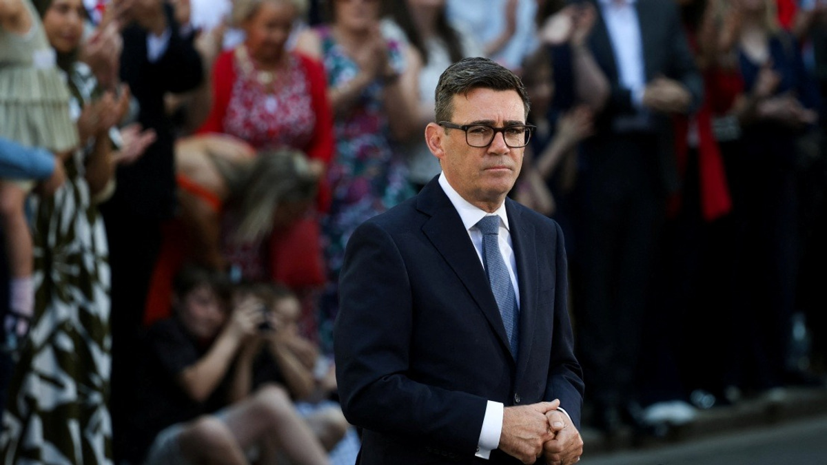 Andy Burnham Takes Over as UK Prime Minister Following Starmer's Resignation