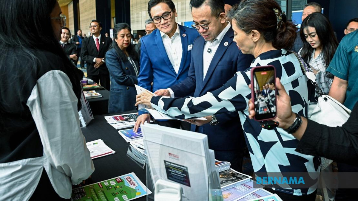 Malaysian Companies Must Shift Focus to Quality and Innovation, Says Minister