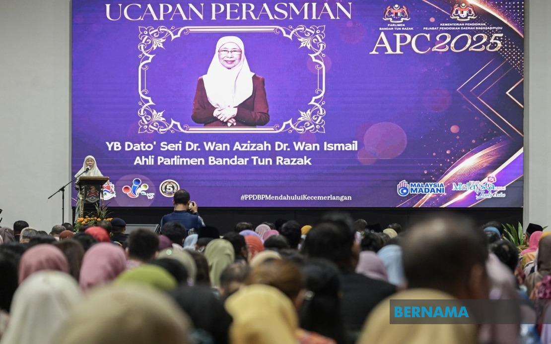 National Progress Demands Ethical, Knowledgeable Citizens, Says Dr Wan Azizah
