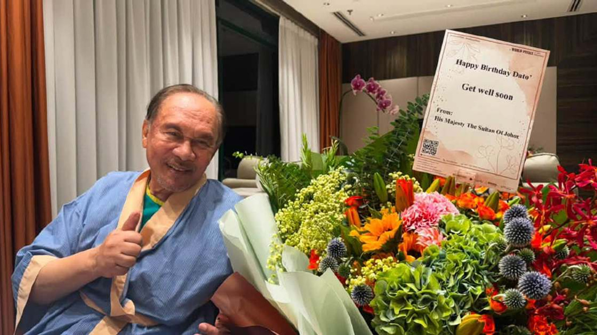 PM Anwar Expresses Gratitude to King and Queen for Birthday Wishes and Recovery Prayers