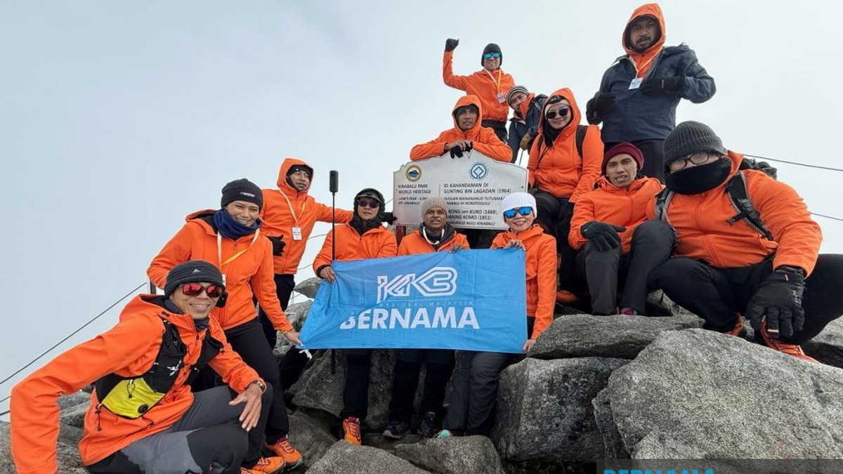 Bernama Team Scales Mount Kinabalu for HAWANA 2026, Pursuing Two National Records