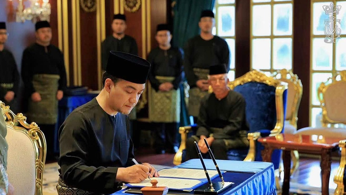 Onn Hafiz Embarks on Second Term as Johor MB, Strengthening Dynasty's Political Grip