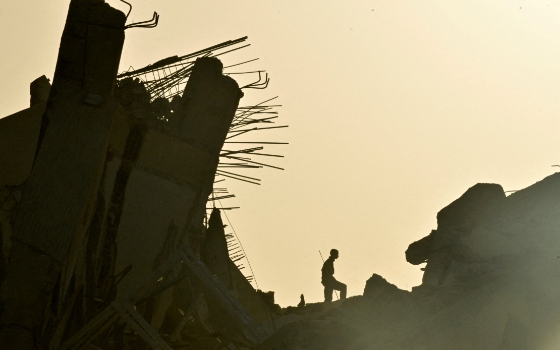 Venezuela Earthquake Toll Climbs to 1,450 as Rescue Window Closes