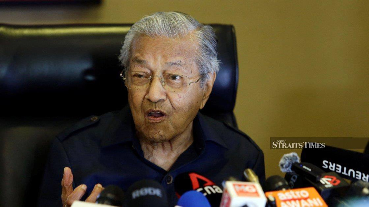 Mahathir's RM150 Million Defamation Case Against Anwar Set for Health Status Update