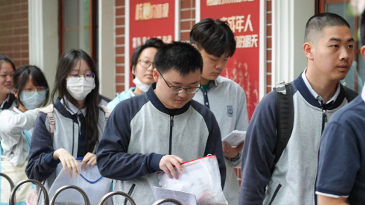 Chinese Universities Crack Down on Smart Wearables in Exam Halls as High-Tech Cheating Escalates