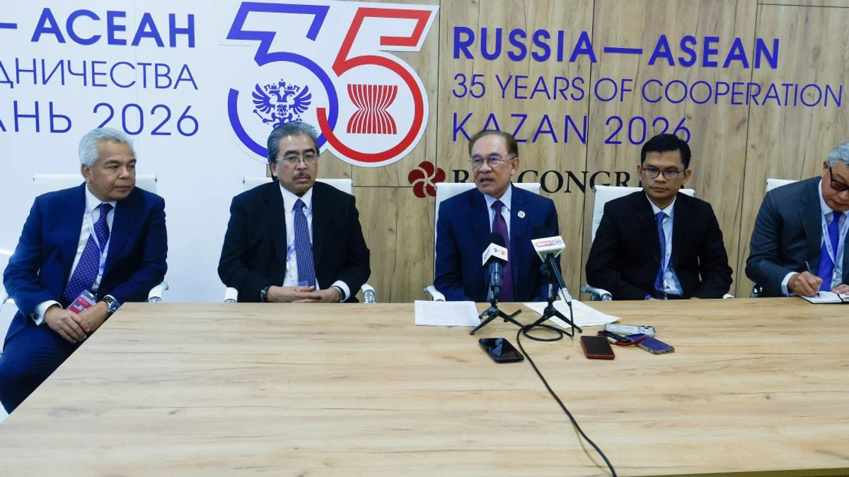 Malaysia to Fast-Track Visa-Free Travel for Russian Tourists, Says Anwar