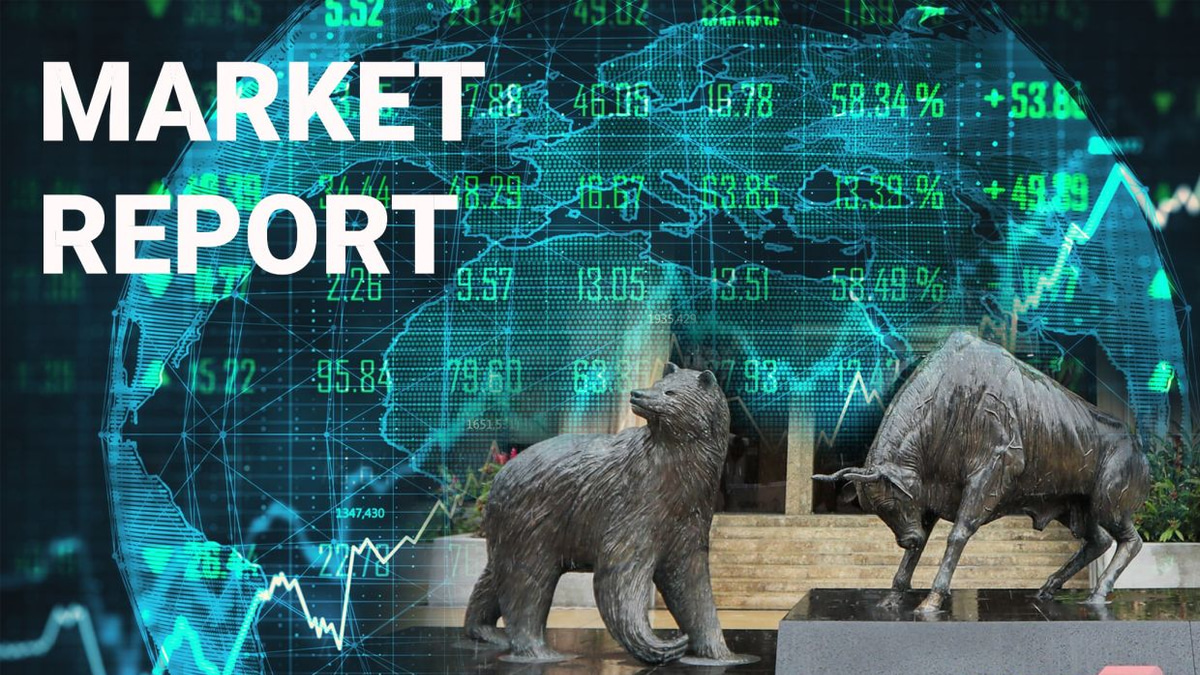 Malaysia's Benchmark Index Slips as Tech Rout Sweeps Region