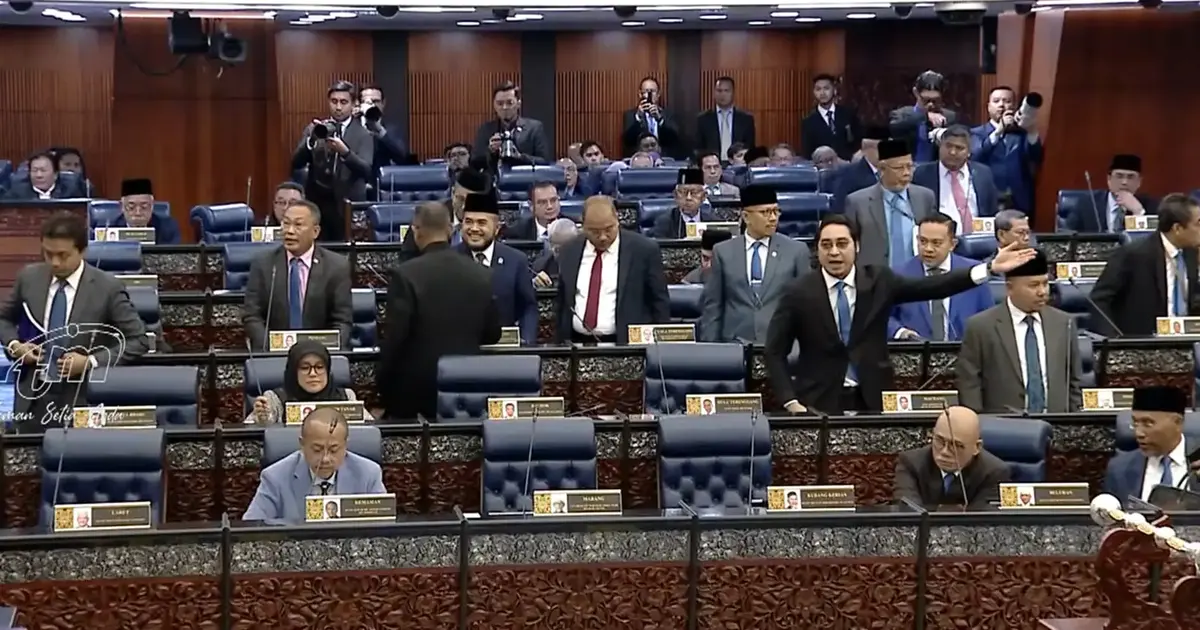 Perikatan Nasional MPs Stage Walkout Over Parliamentary Sitting Timing Dispute