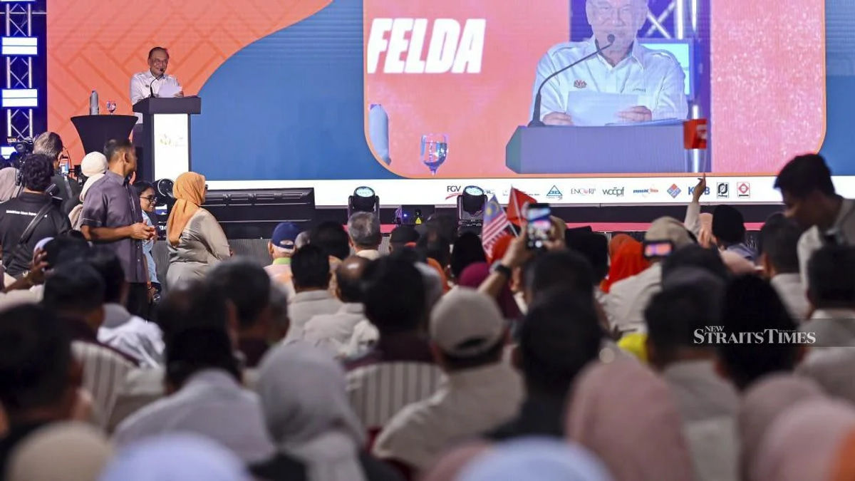 Anwar Cautions Felda Over RM980 Million Debt Burden, Urges Learning from Previous Missteps