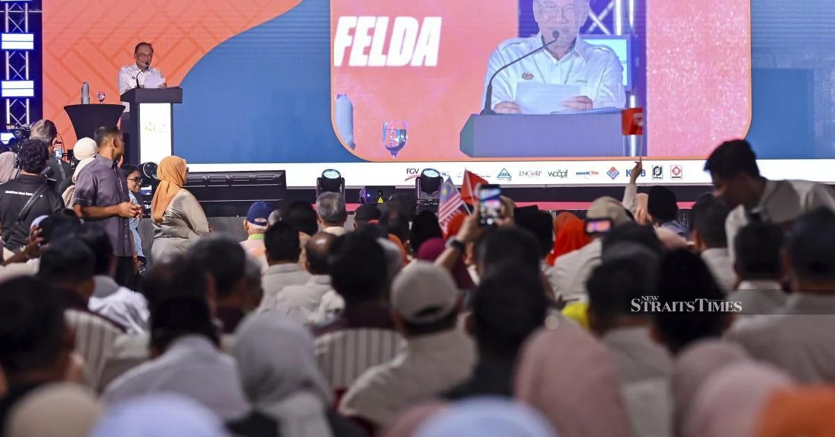 Anwar Cautions Felda Over RM980 Million Debt Burden, Urges Learning from Previous Missteps