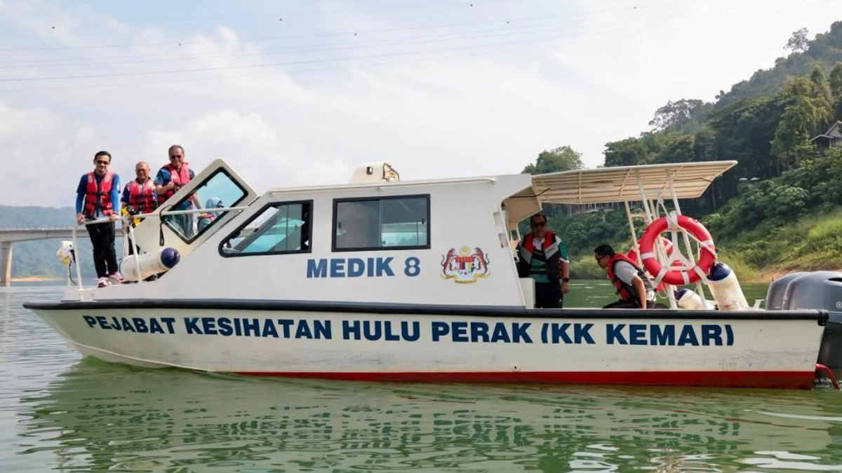 MOH Deploys New Boat Service to Reach Orang Asli Communities in Hulu Perak