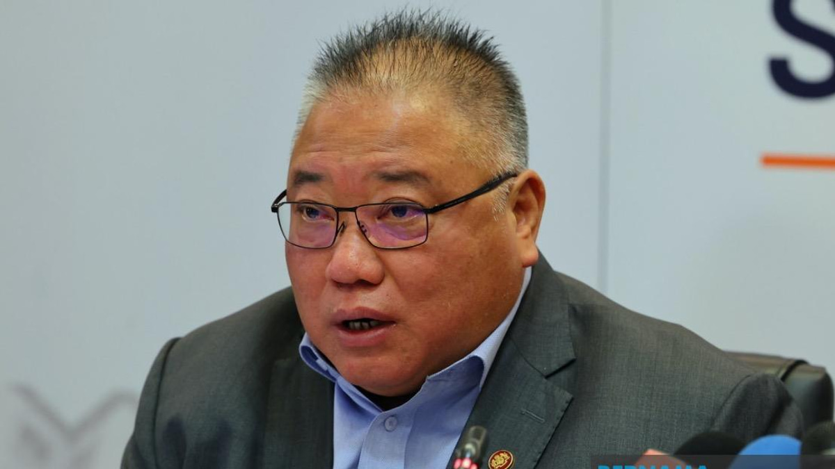 Malaysia Must Strengthen Aviation Security After Co-pilot Drug Arrest, Says Tiong