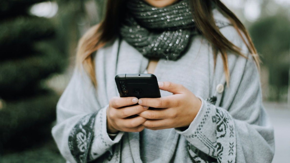 The Art of Digital Deception: How Romance Scammers Prey on the Lonely