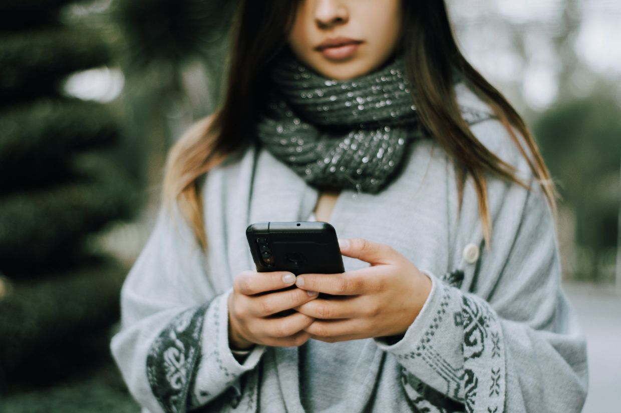 The Art of Digital Deception: How Romance Scammers Prey on the Lonely