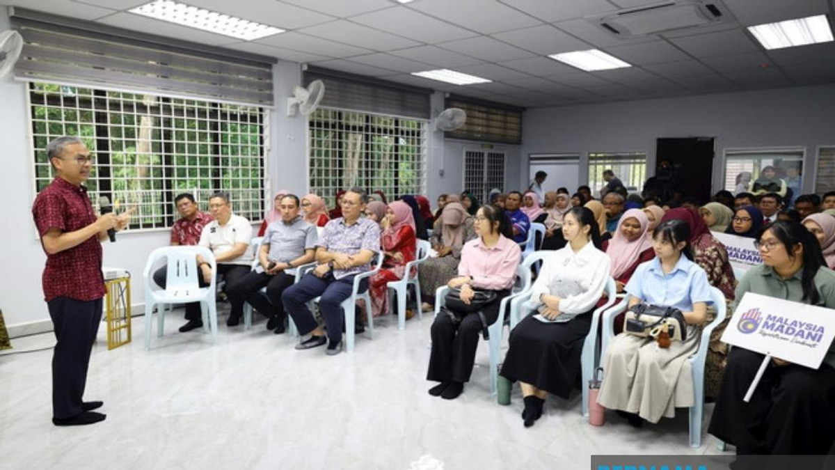 Malaysia Must Build Patriotism and Digital Savvy in Youth, Says Fahmi