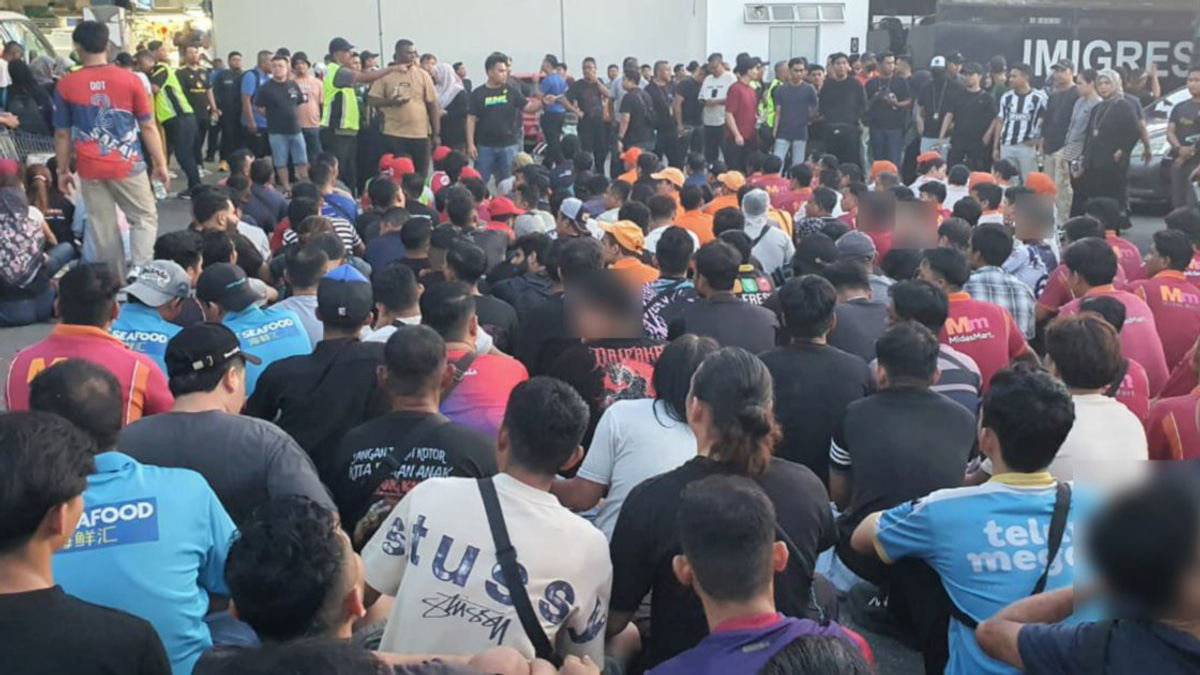 226 Migrants Detained in Major Johor Crackdown as Authorities Uncover Systematic Passport Fraud Network