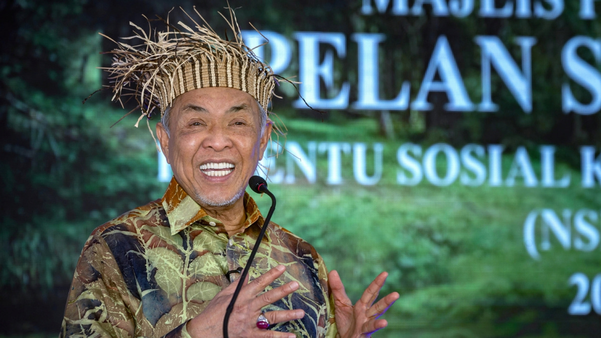 Zahid Grants Full Negotiating Authority to Melaka Chief Minister Ahead of State Election