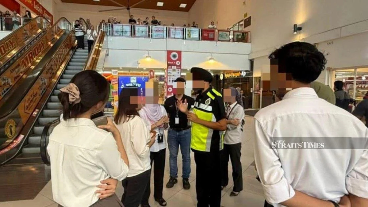 Immigration raid at Klang mall nets 86 undocumented migrants from eight countries