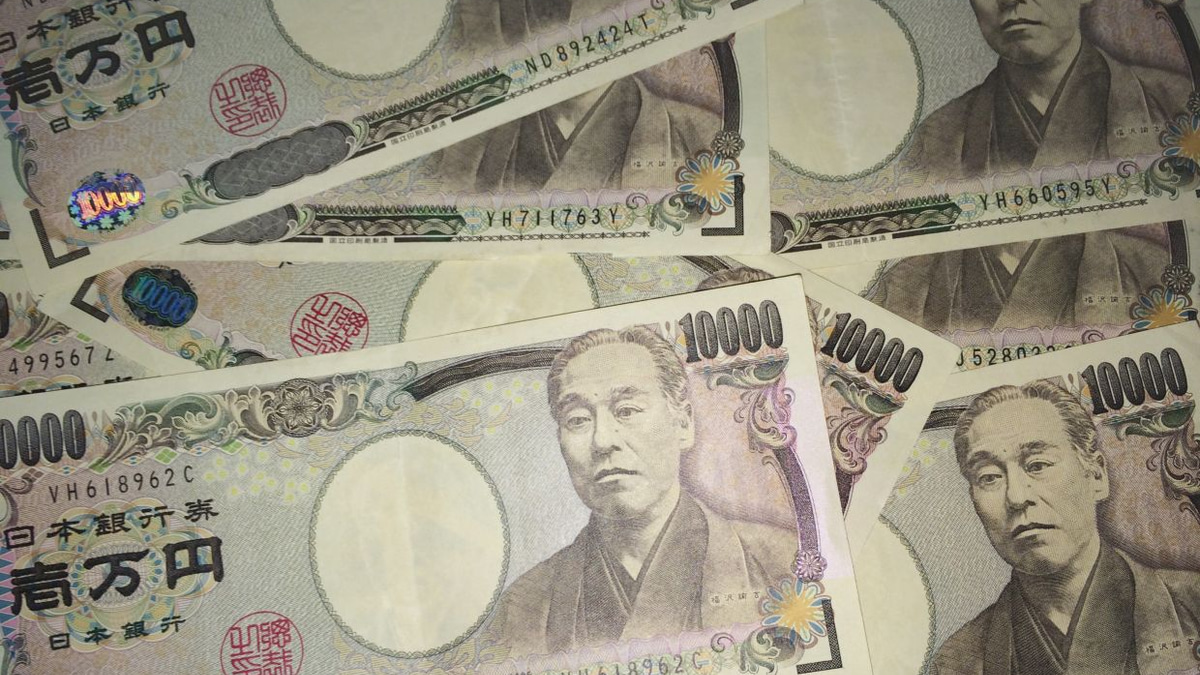 Japanese Yen Struggles Near 40-Year Low Despite Rate Hike and Intervention Efforts