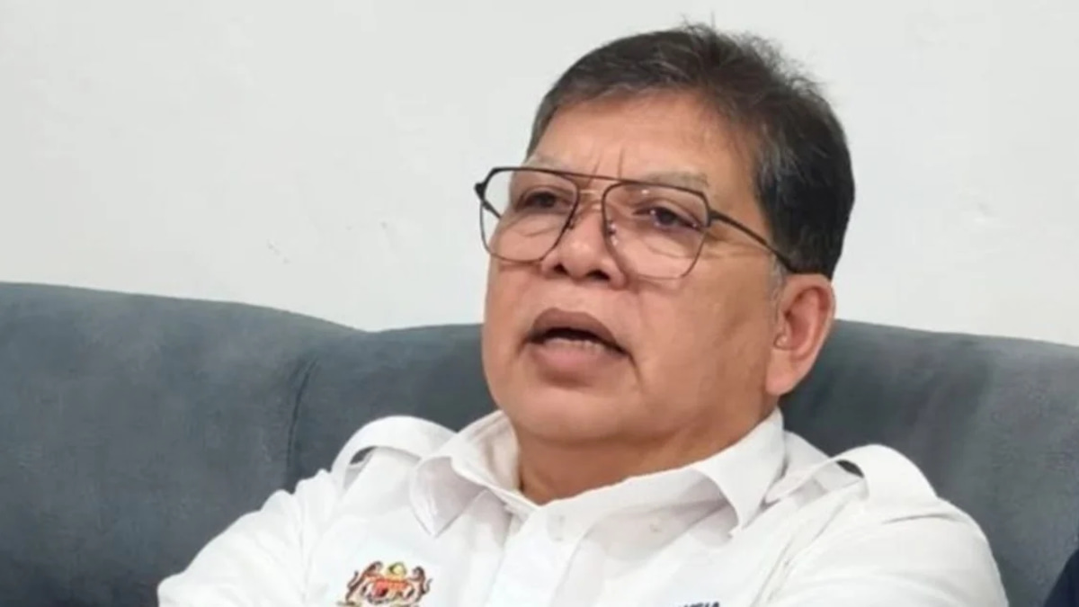 Hamzah Zainudin Formally Reinstated as Opposition Leader in Parliament