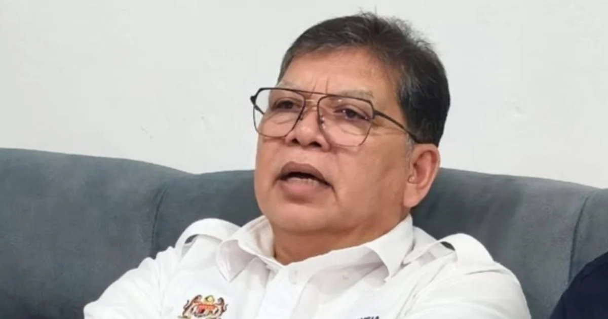 Hamzah Zainudin Formally Reinstated as Opposition Leader in Parliament