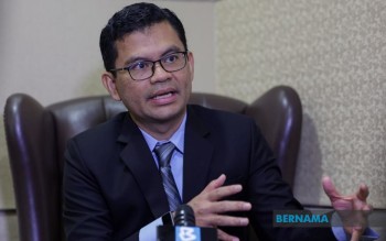 Malaysia Prioritises Wage Growth Over Tax Expansion, Economy Minister Says