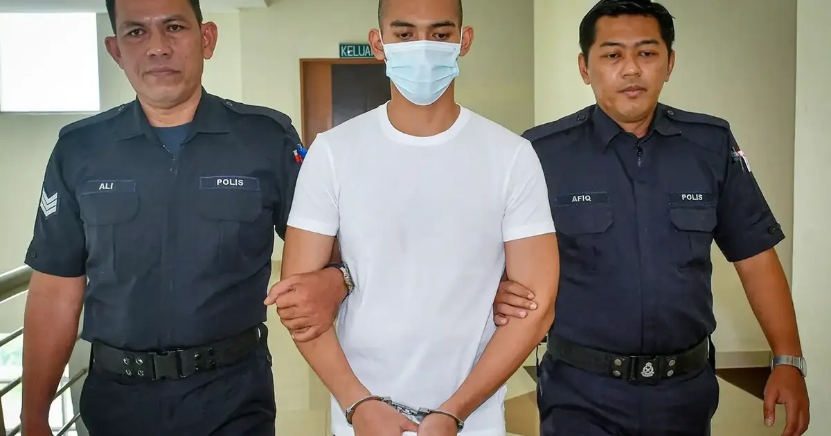 Man sentenced to 32 years and 12 strokes for killing girlfriend with pillow