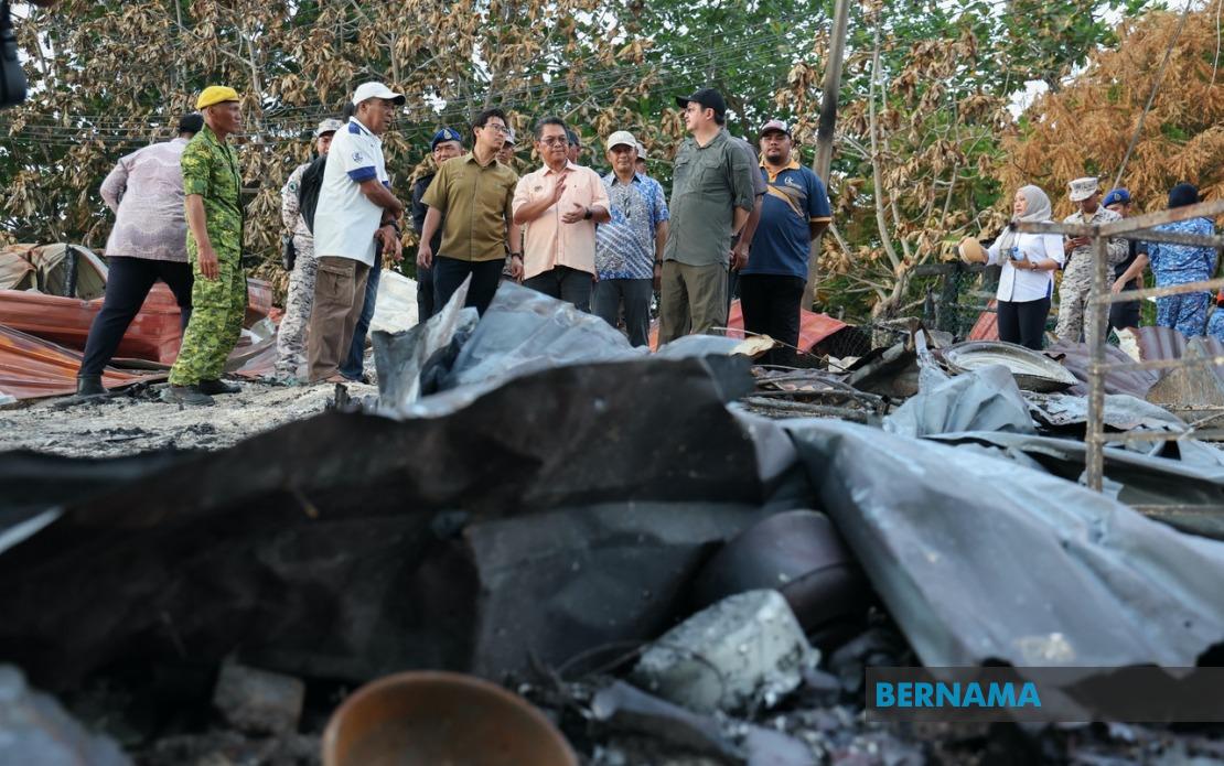 Federal Government Mobilises Aid For Pulau Nunuyan Fire Victims in Sandakan