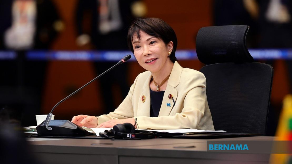 Japan's PM Urges Hormuz Shipping Safety in Talks With Oman