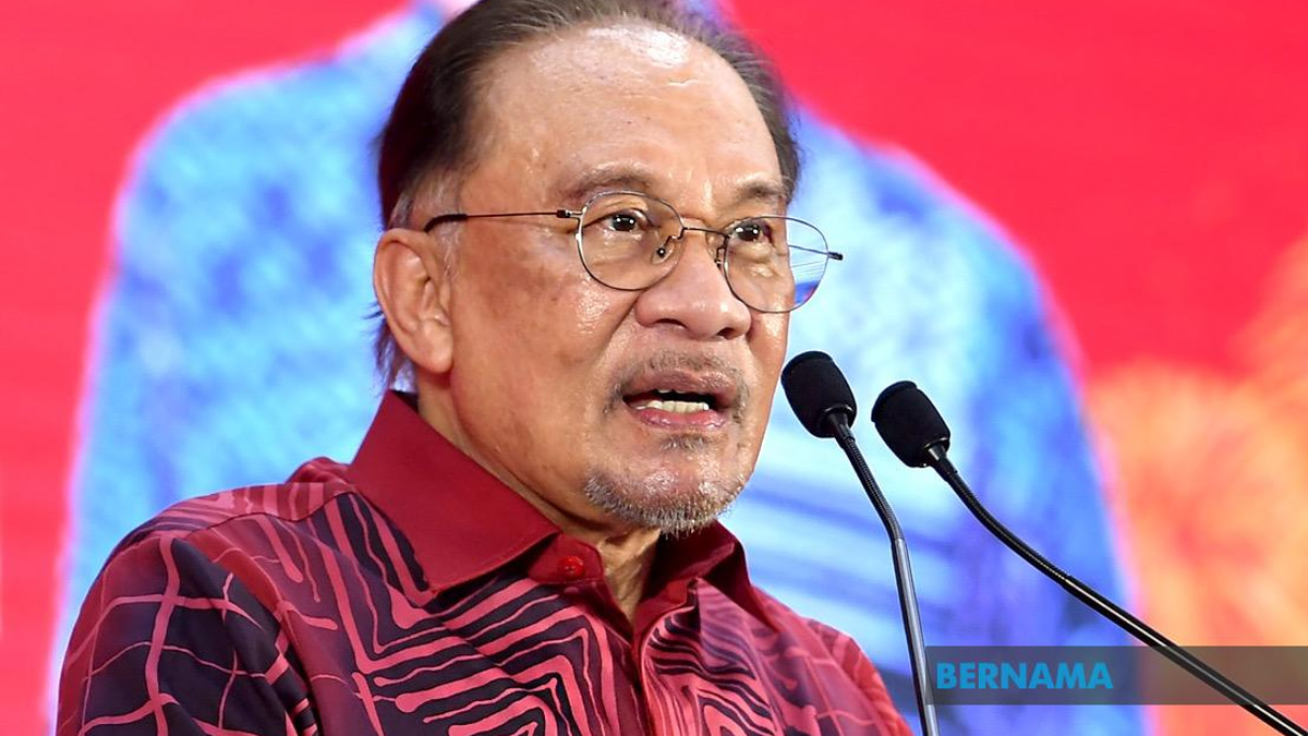 Anwar Maintains Strong Lead as Malaysia's Most Popular Political Leader, New Survey Shows
