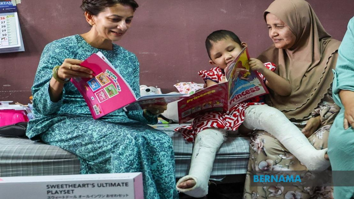 Young Crash Survivor Aulia Sofia Receives Royal Encouragement, Shows Remarkable Recovery