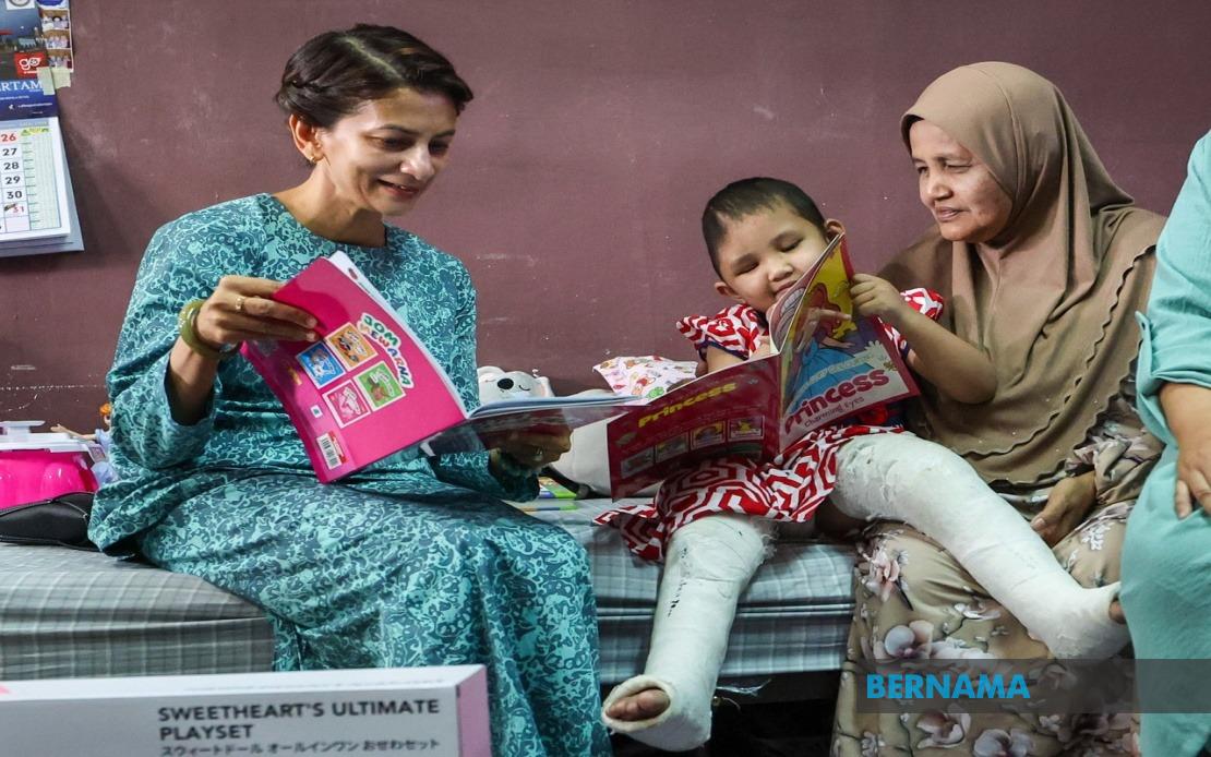 Young Crash Survivor Aulia Sofia Receives Royal Encouragement, Shows Remarkable Recovery
