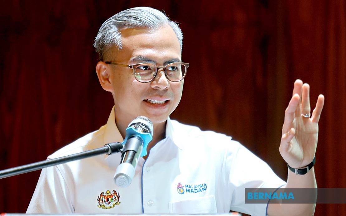 Communications Minister Calls for Telco CEOs to Witness Rural Connectivity Struggles