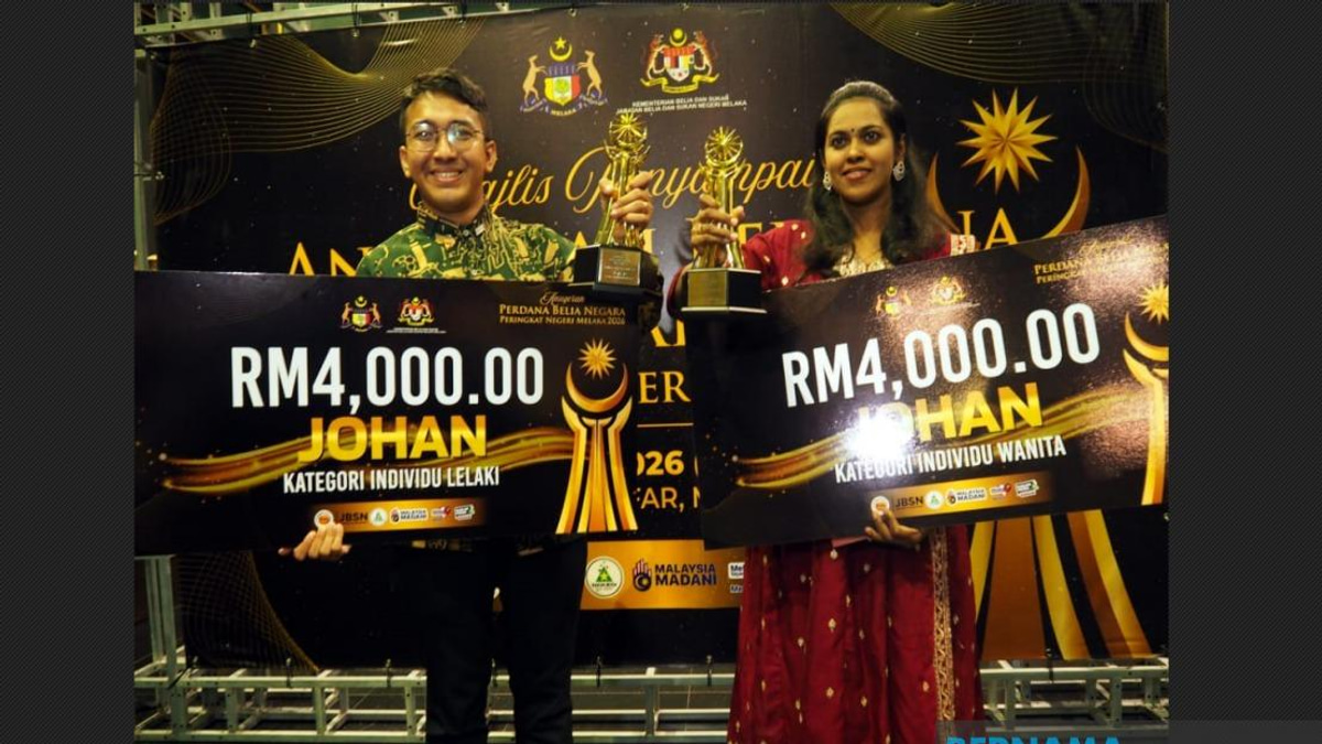 Syariah Lawyer and Teacher Honoured at Melaka National Youth Awards