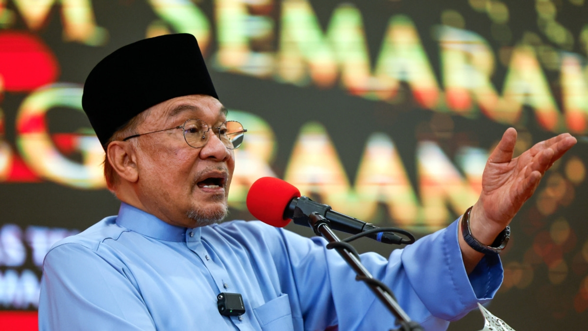 PM Anwar Defends Record Against 'Slanderous' Attacks During Negeri Sembilan Campaign