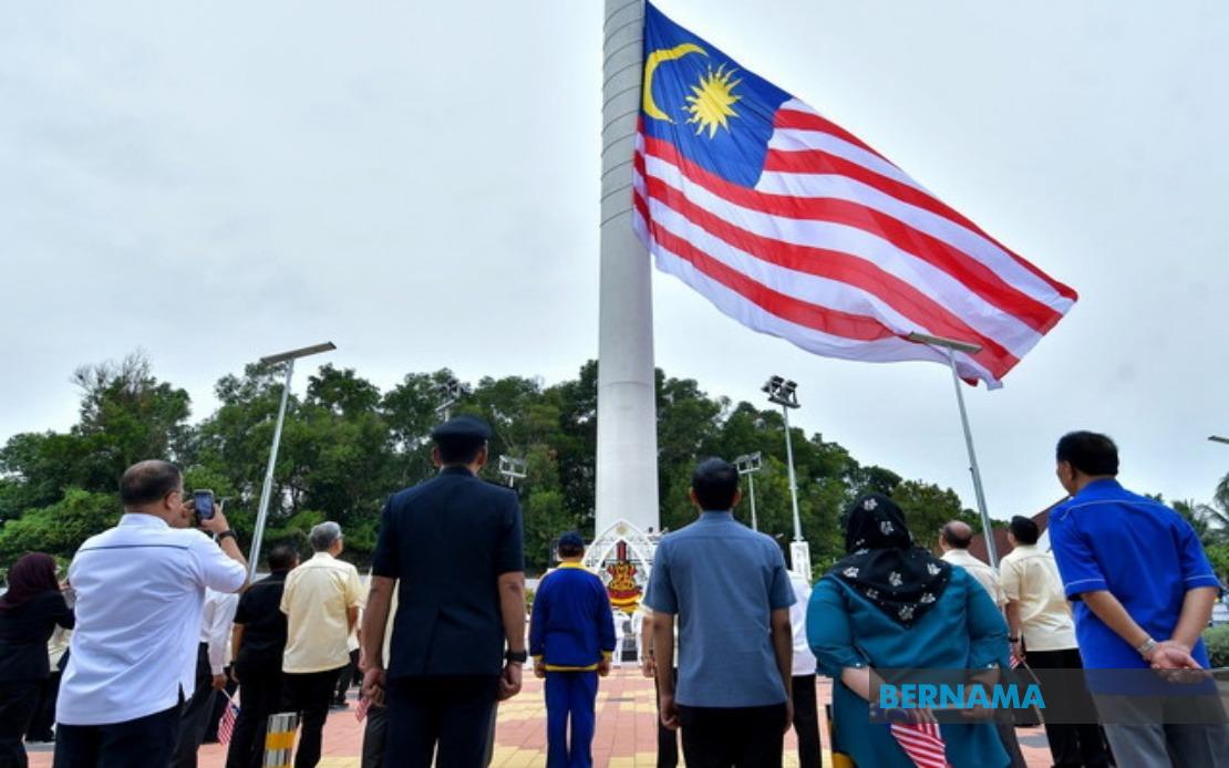 Sultan of Selangor Urges Malaysians to Embrace National Flag as Symbol of Unity Beyond Politics