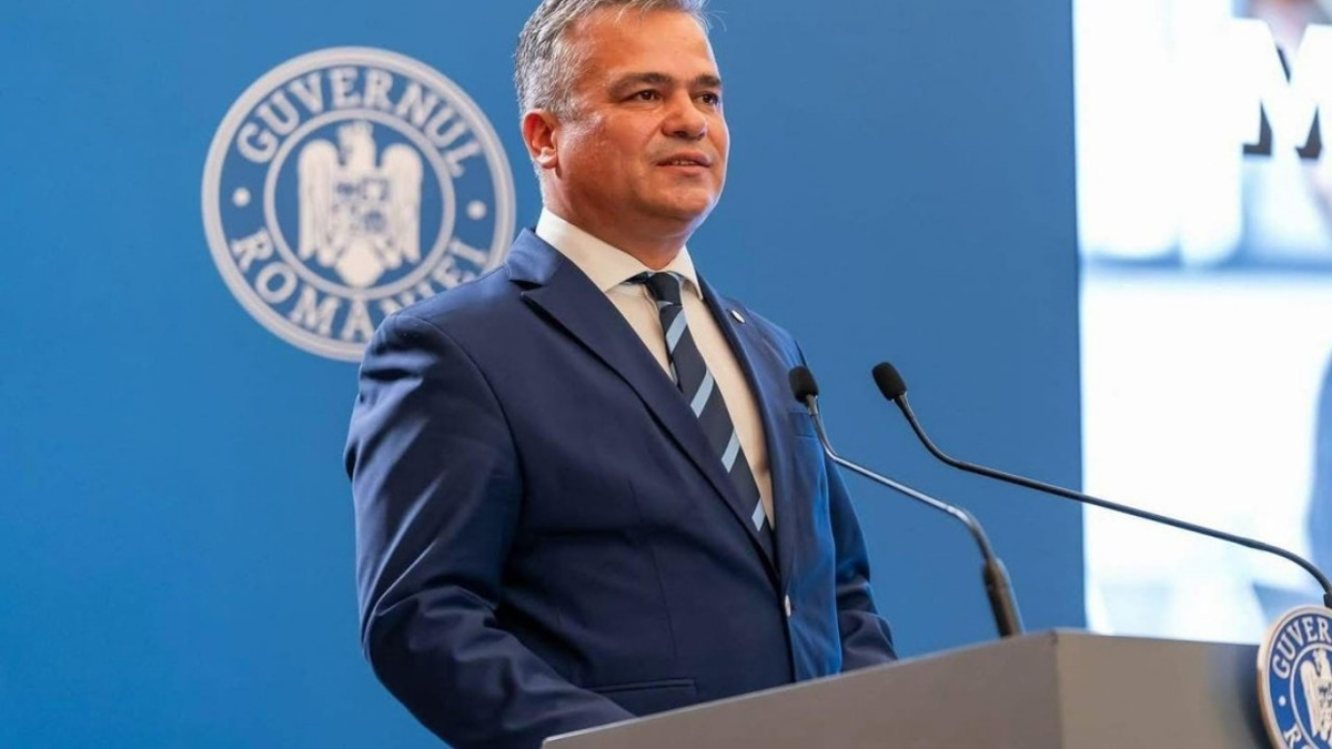 Romania's PM-Designate Vestea Unveils Cabinet Lineup to Parliament