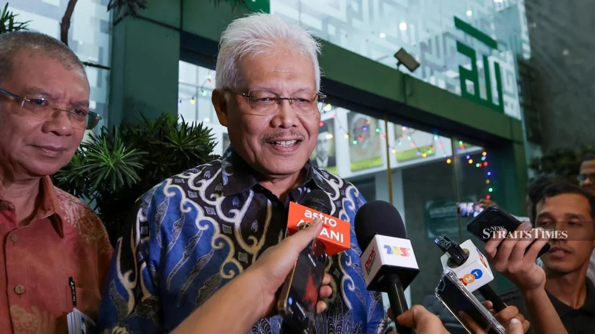 Hamzah Zainudin to Resume Opposition Leader Role as Seating Chart Signals Coalition Shift