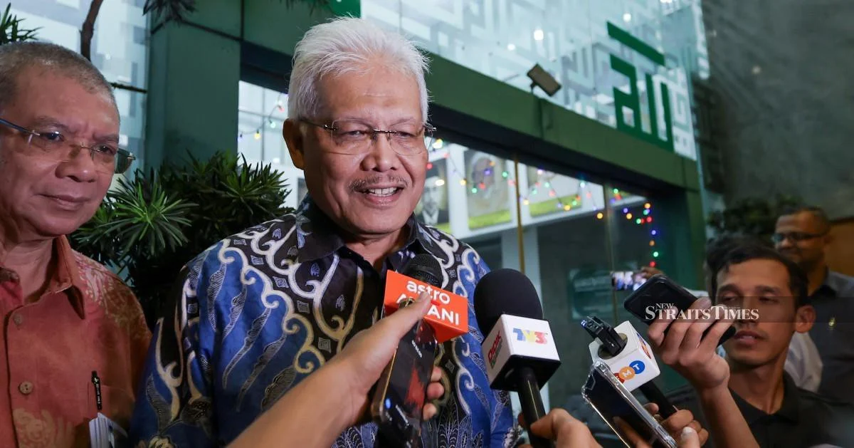 Hamzah Zainudin to Resume Opposition Leader Role as Seating Chart Signals Coalition Shift