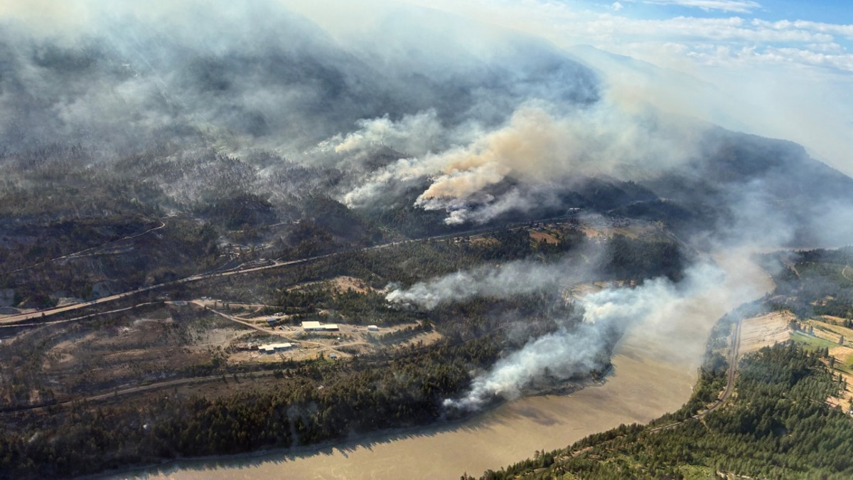 Wildfire Suppression Aircraft Crashes in Canada's Northwest Territories, Three Dead