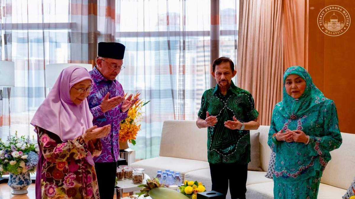 PM Anwar Extends Birthday Wishes to Brunei's Sultan Hassanal Bolkiah