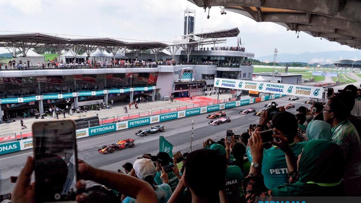 PM Anwar Unveils Affordable F1 Tickets for Malaysians as Bahrain Grand Prix Returns to Sepang in October