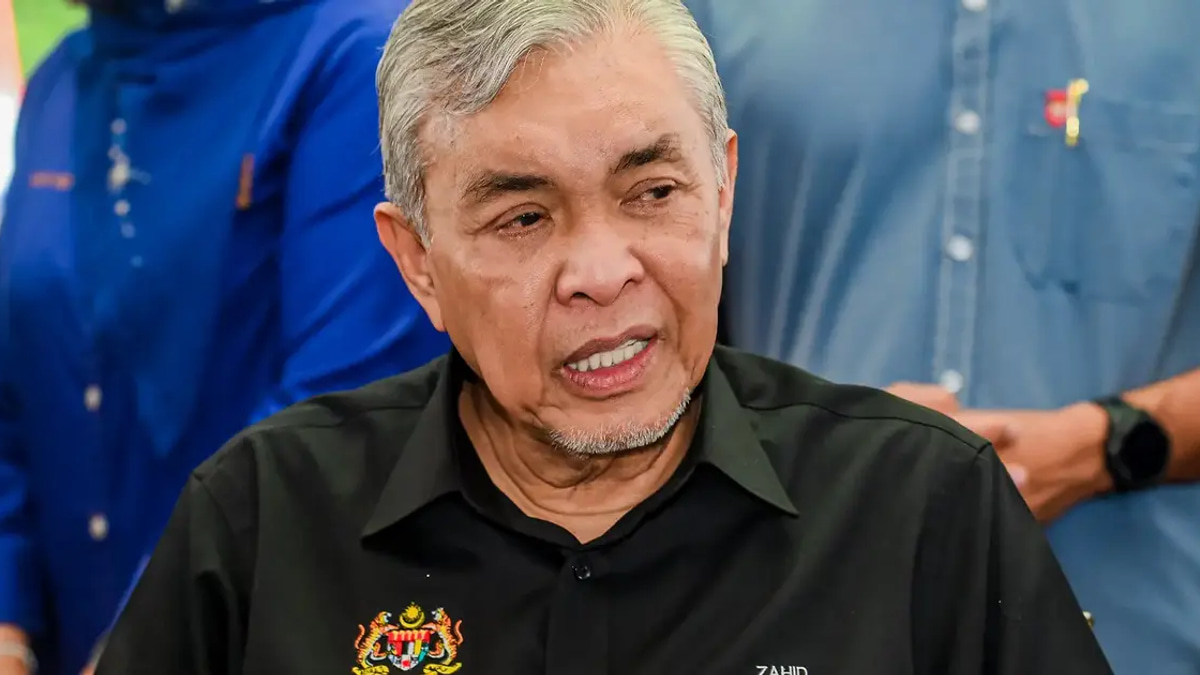 Zahid Pushes for Salary Overhaul and Permanent Posts at Kemas