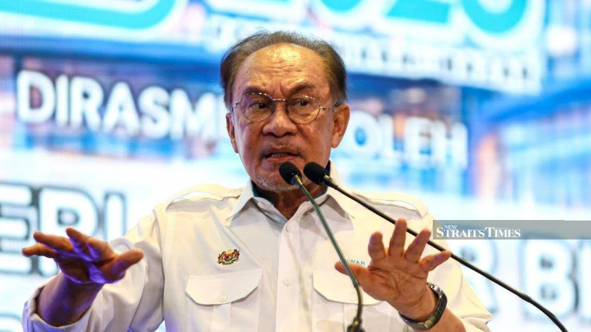 Anwar Asks Melaka DAP to Reconsider Exit from State Government