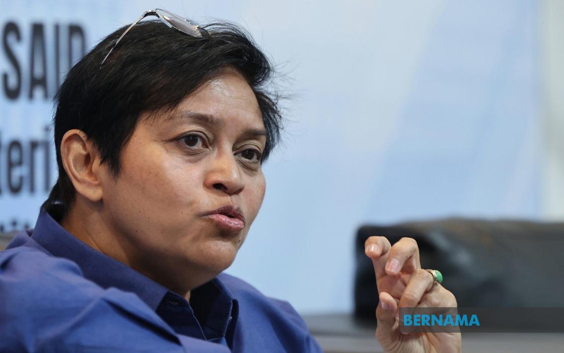 State-Level Party Coalitions Won't Shake Federal Unity Government, Says Azalina