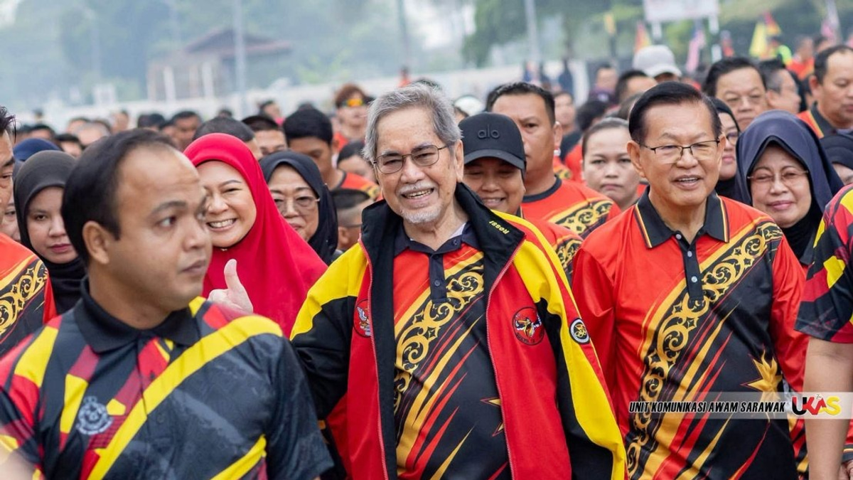 Over 10,000 Sarawakians March in Unity Walk to Celebrate State Day in Sibu